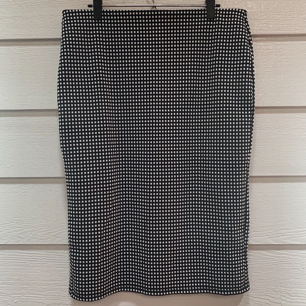 🌈 3/12 Old Navy Checkered Pencil Skirt